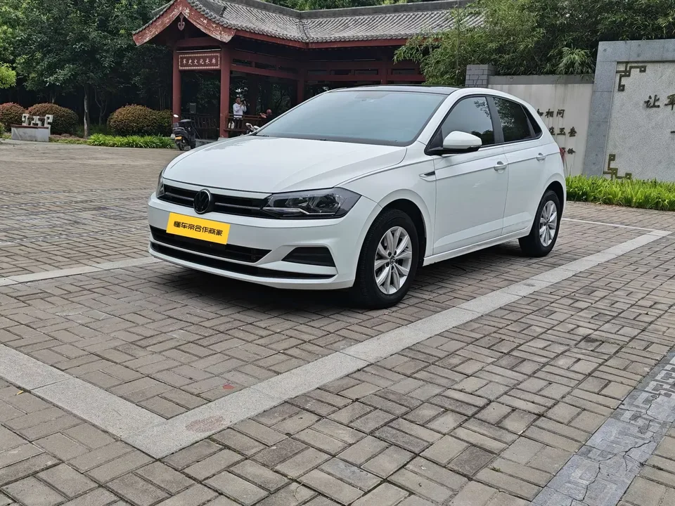 Volkswagen Polo Polo 2023 Modified Plus 1.5L Automatic Colorful Technology Edition 2023 — photo 1, buy with delivery to Moscow