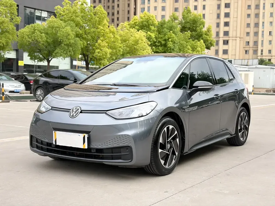 Volkswagen ID.3 Volkswagen ID.3 2023 Pure Smart Edition 2024 — photo 1, buy with delivery to Moscow