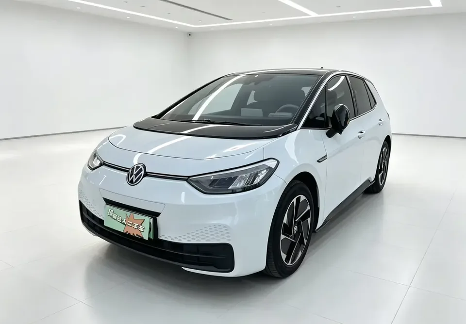 Volkswagen ID.3 Volkswagen ID.3 2023 Pure Smart Edition 2024 — photo 1, buy with delivery to Moscow