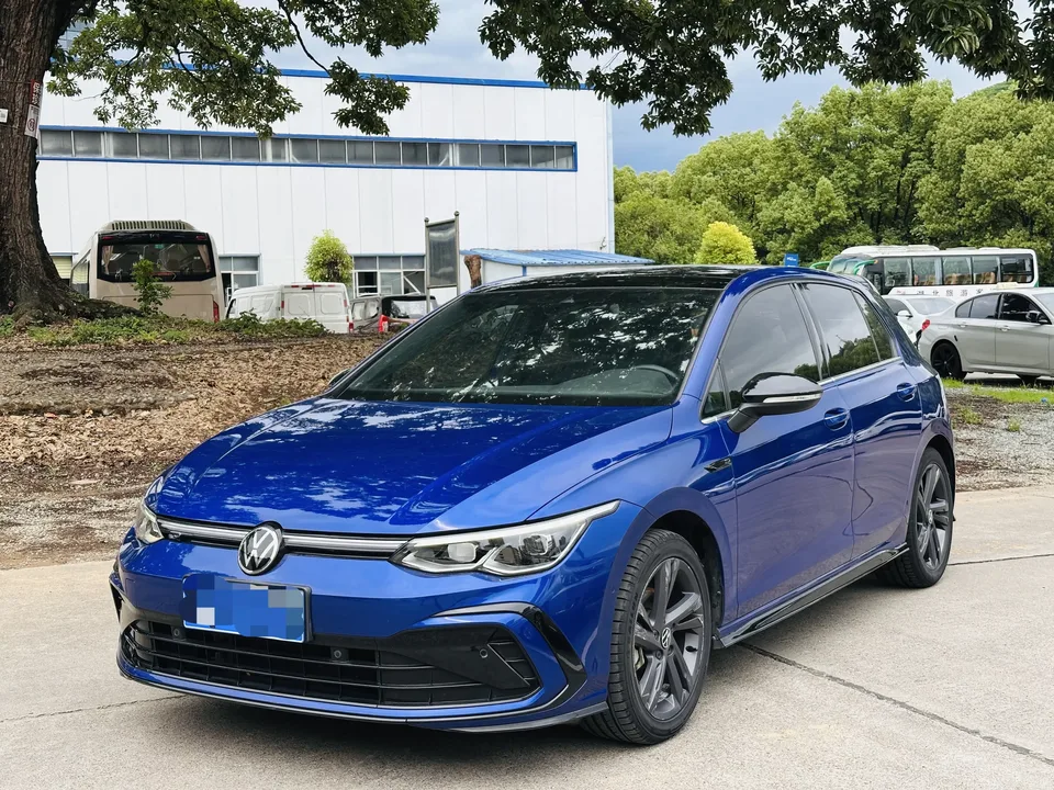 Volkswagen Golf golf 2021 280TSI DSG R-Line 2022 — фото 1, купить с доставкой в Москву