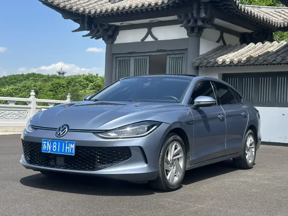 Volkswagen Lamando Lingdu 2022 Lingdu L 280TSI DSG Hot Edition 2022 — photo 1, buy with delivery to Moscow