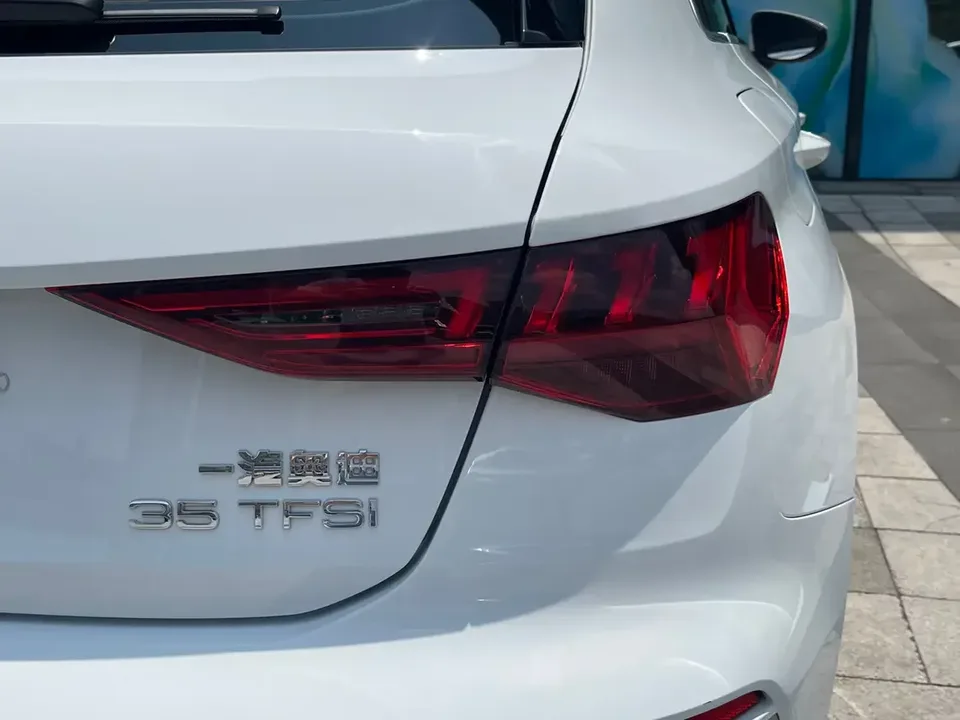 Audi A3 Audi A3 2024 Sportback 35 TFSI Stylish and sporty 2024 — thumbnail 3