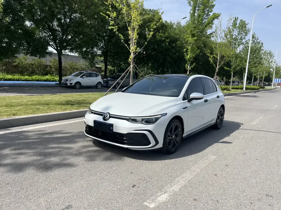 Volkswagen Golf golf 2023 280TSI DSG R-Line Lite 2024 — photo 1, buy with delivery to Moscow