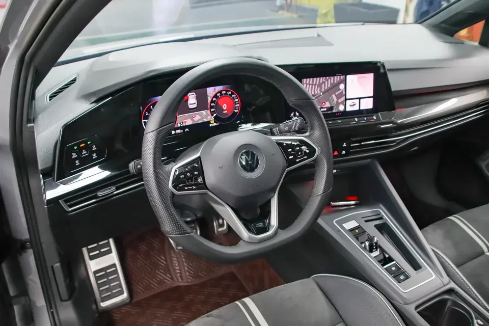 Volkswagen Golf golf 2023 280TSI DSG R-Line 2023 — thumbnail 4