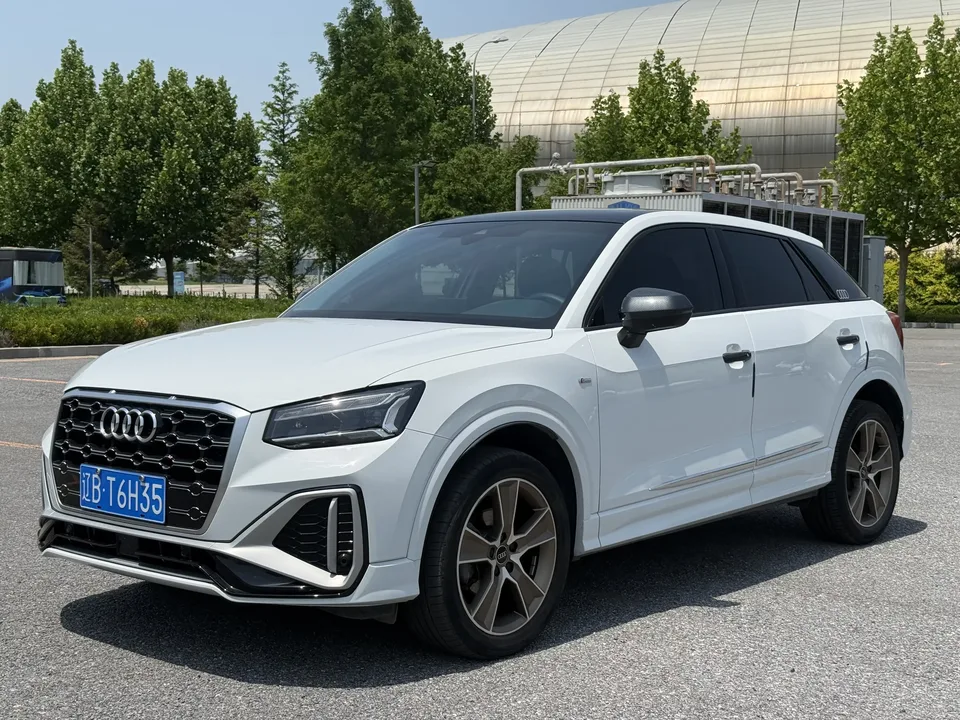 Audi Q2L Audi Q2L 2022 35 TFSI Stylish Dynamic 2022 — фото 1, купить с доставкой в Москву