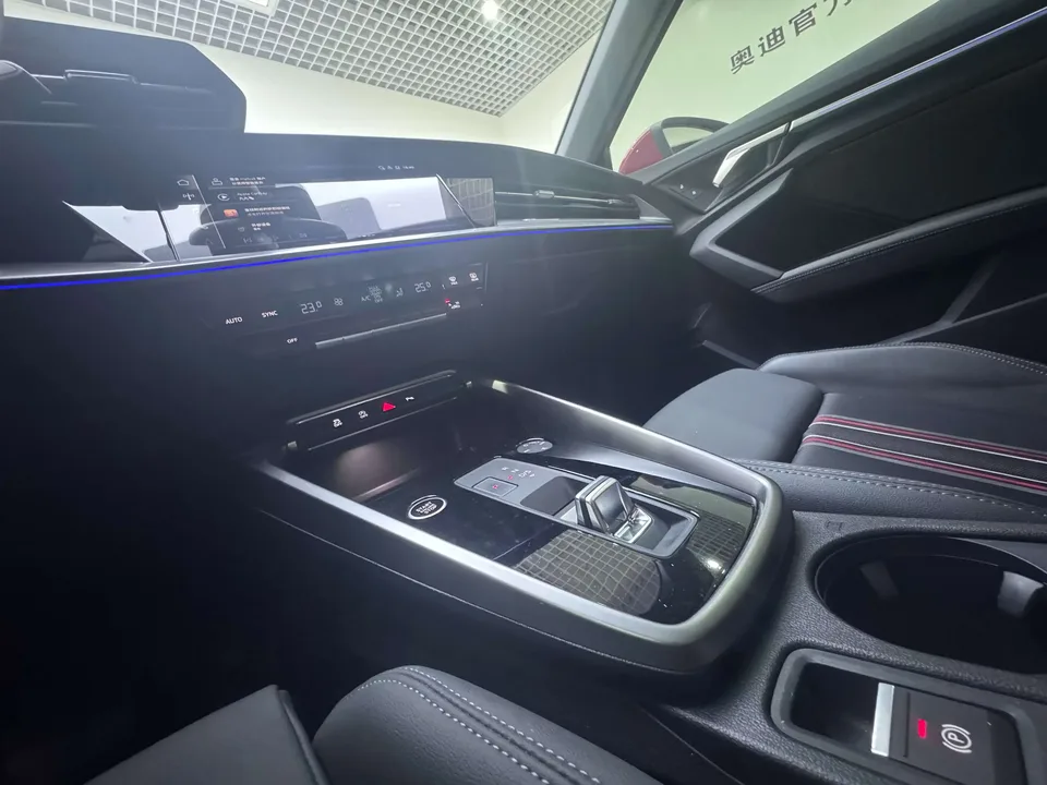 Audi A3 Audi A3 2024 Sportback 35 TFSI Stylish and sporty 2024 — thumbnail 3