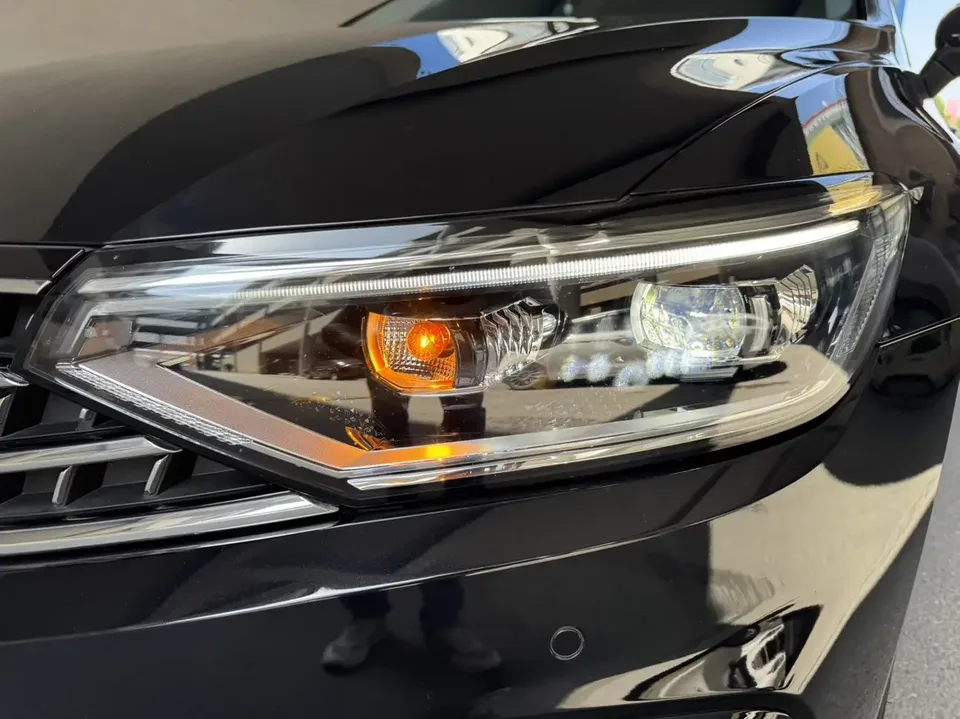 Volkswagen Magotan Magotan 2023 2 millionth anniversary edition 280TSI DSG comfort model 2023 — thumbnail 3