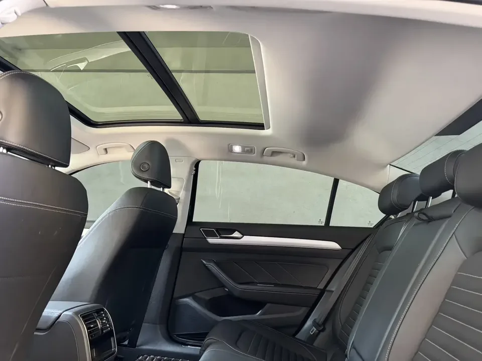 Volkswagen Magotan Magotan 2023 2 millionth anniversary edition 280TSI DSG comfort model 2023 — thumbnail 5