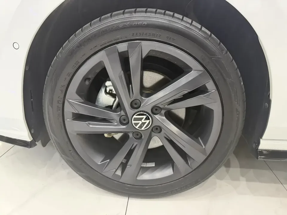 Volkswagen Golf golf 2023 280TSI DSG R-Line Lite 2023 — thumbnail 3
