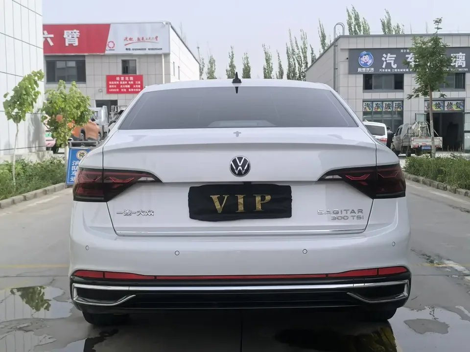 Volkswagen Sagitar Sagitar 2023 300TSI DSG Excellence Edition 2023 — thumbnail 2