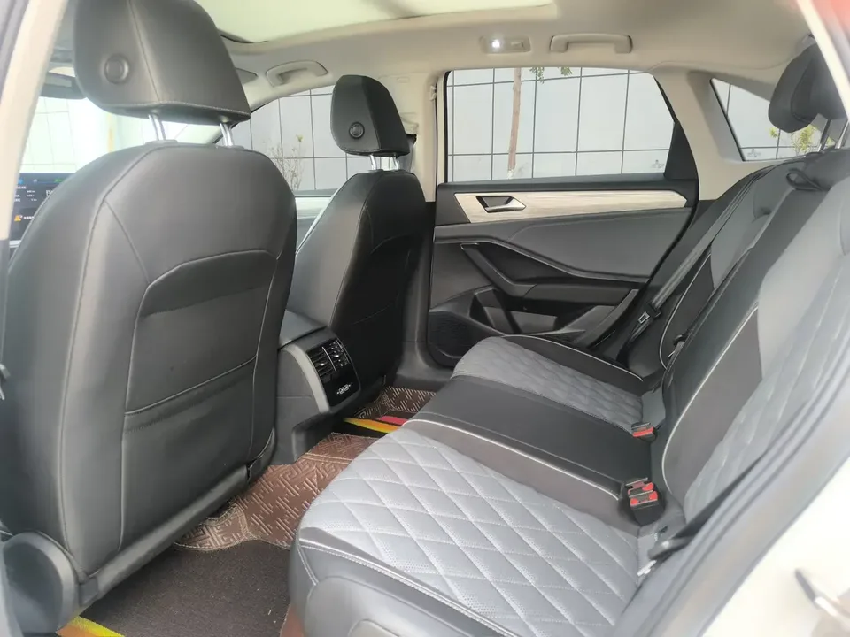 Volkswagen Sagitar Sagitar 2023 300TSI DSG Excellence Edition 2023 — thumbnail 3