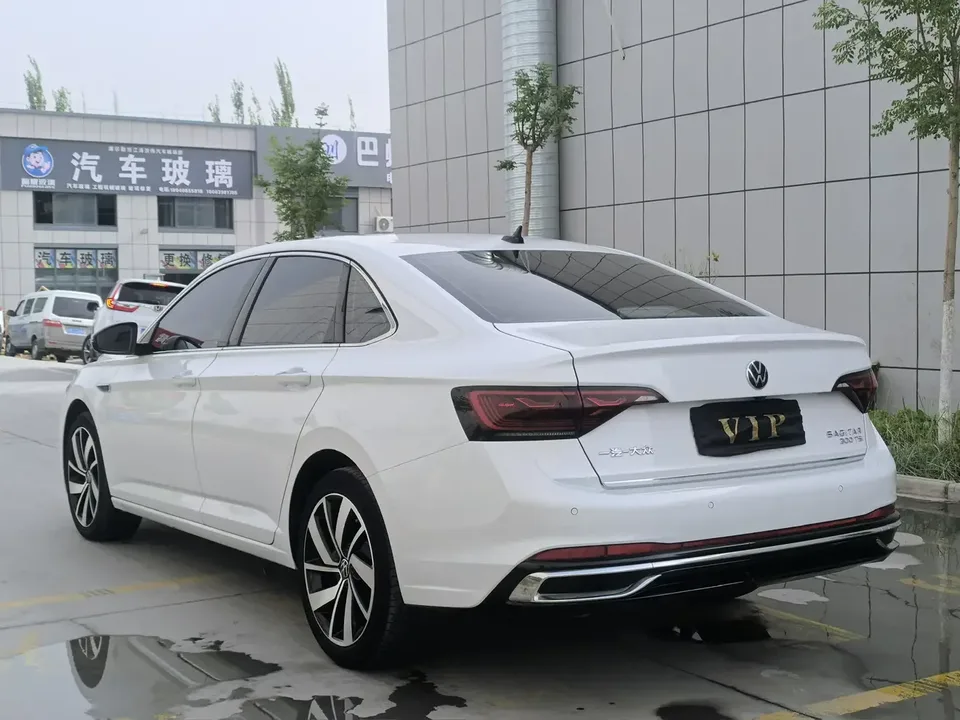 Volkswagen Sagitar Sagitar 2023 300TSI DSG Excellence Edition 2023 — thumbnail 4