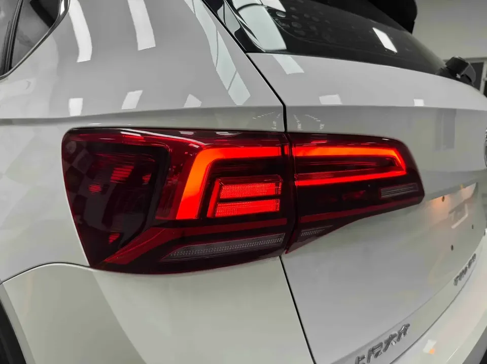 Volkswagen Tharu tuyue 2022 280TSI 2WD Deluxe Edition 2022 — thumbnail 3