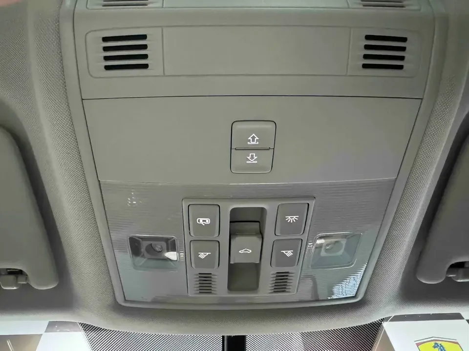 Volkswagen Tharu tuyue 2022 280TSI 2WD Deluxe Edition 2022 — thumbnail 4