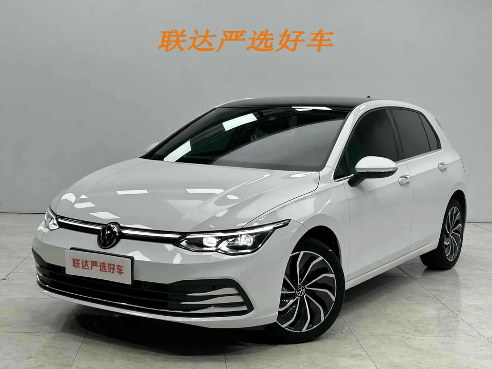 Volkswagen Golf golf 2023 280TSI DSG Pro 2023 — photo 1, buy with delivery to Moscow