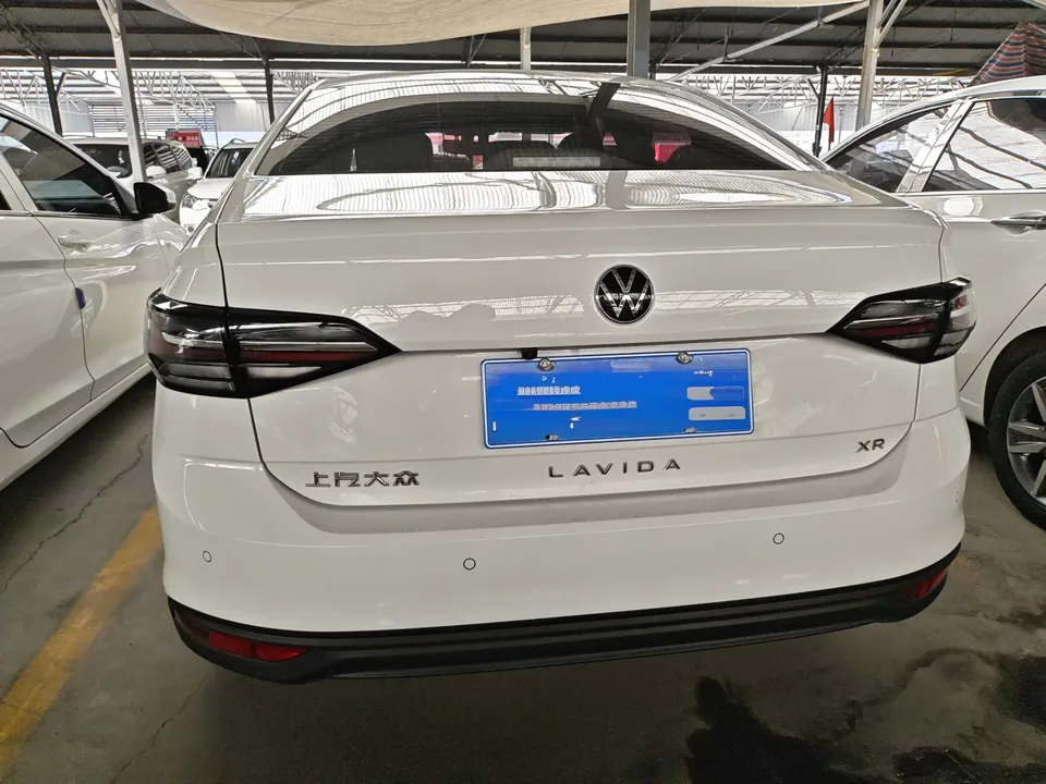 Volkswagen Lavida Lavida 2023 New 1.5L Automatic Outstanding New Elegant Edition 2024 — thumbnail 2