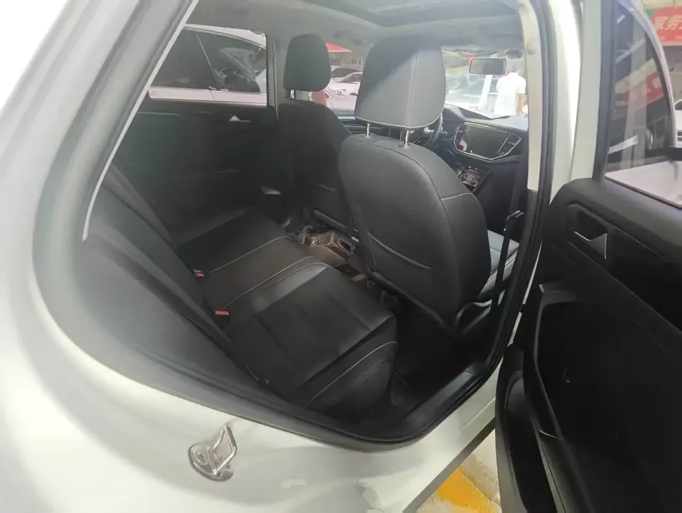 Volkswagen T-Roc TANG 2022 280TSI DSG 2WD Comfort PLUS 2023 — thumbnail 2