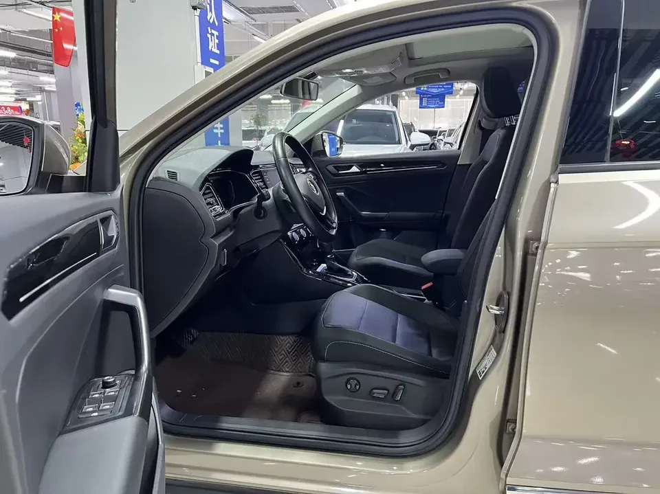 Volkswagen T-Roc TANG 2022 280TSI DSG 2WD Comfort PLUS 2022 — thumbnail 5