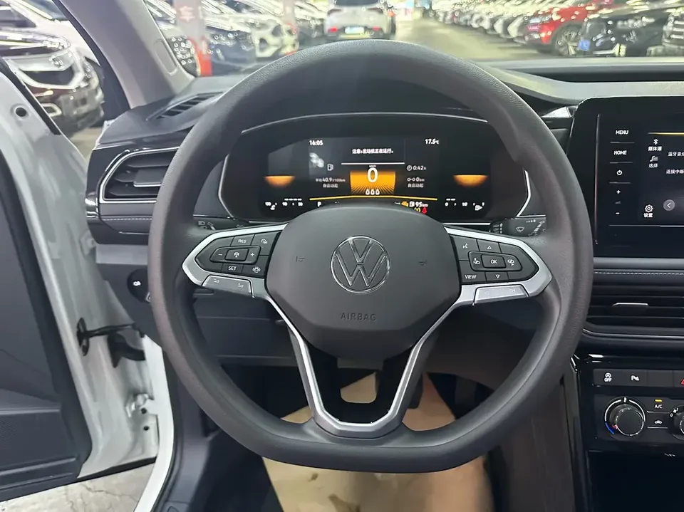 Volkswagen Tharu tuyue 2025 New 1.5L Sharp Edition 2025 — миниатюра 4