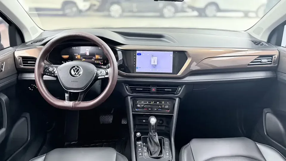 Volkswagen Tharu tuyue 2022 280TSI 2WD Deluxe Edition 2023 — thumbnail 5