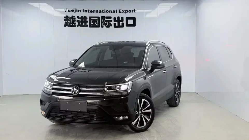 Volkswagen Tharu tuyue 2022 280TSI 2WD Deluxe Edition 2023 — photo 1, buy with delivery to Moscow