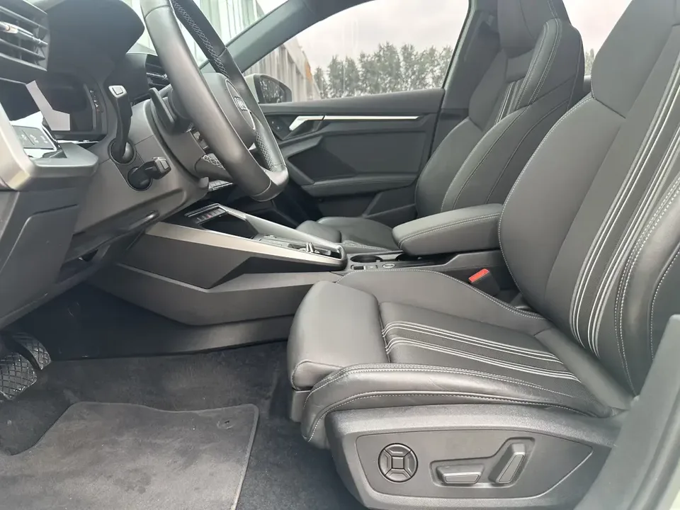 Audi A3 Audi A3 2023 Sportback 35 TFSI Stylish and sporty 2023 — thumbnail 4