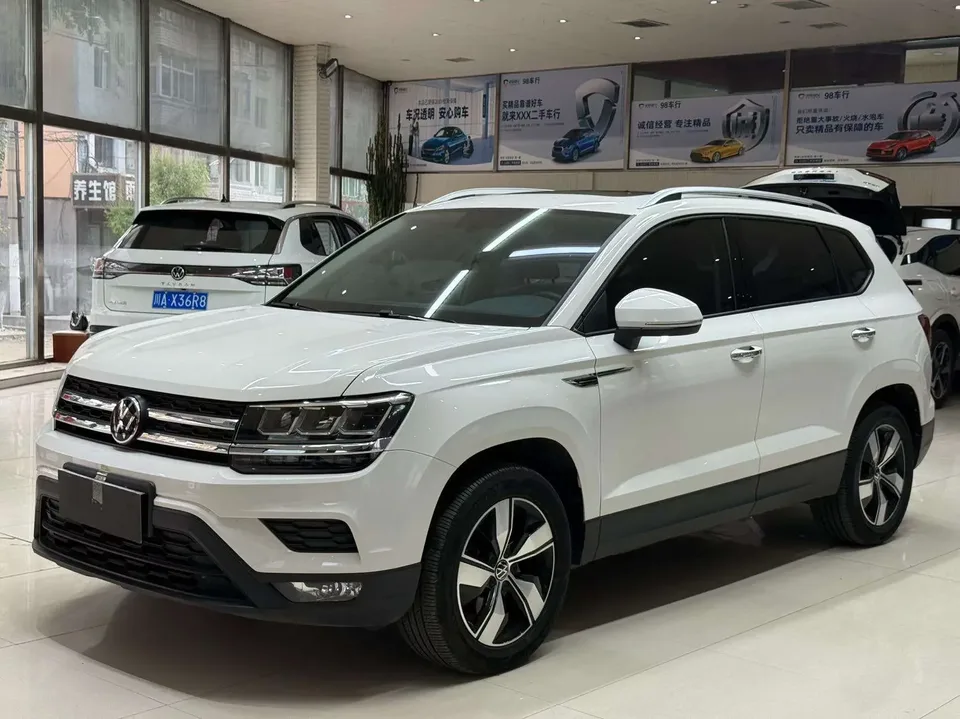 Volkswagen Tharu tuyue 2022 280TSI 2WD Comfort Edition 2022 — photo 1, buy with delivery to Moscow