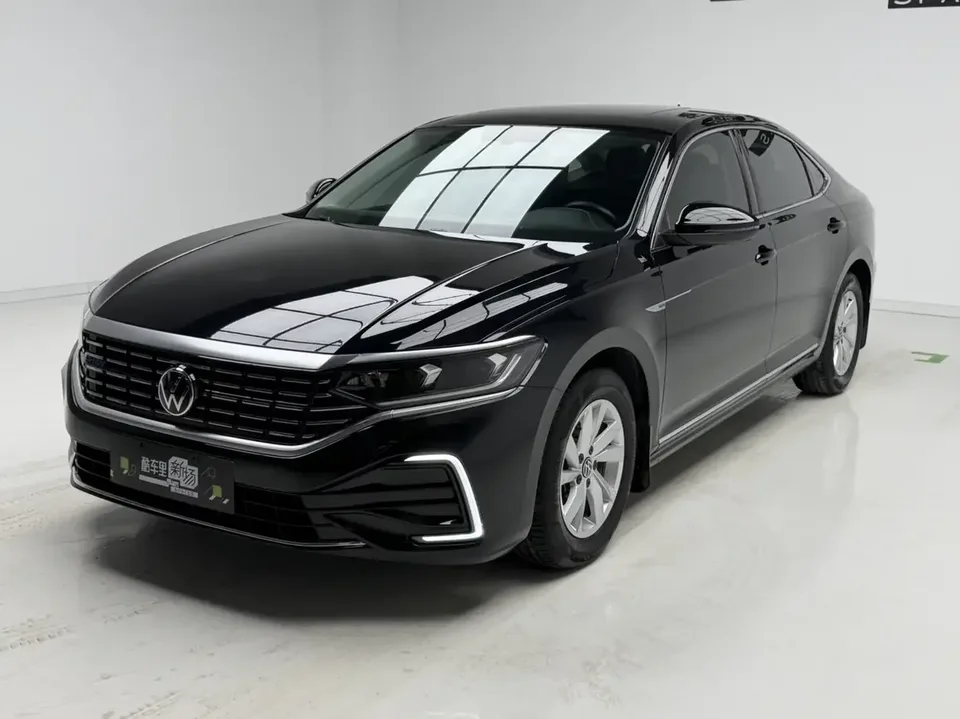 Volkswagen Passat PHEV Passat PHEV 2022 430PHEV Hybrid Business Edition 2022 — photo 1, buy with delivery to Moscow