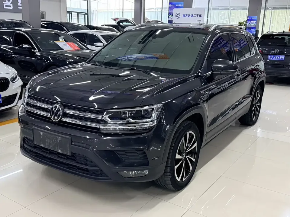 Volkswagen Tharu tuyue 2022 280TSI 2WD Deluxe Edition 2023 — photo 1, buy with delivery to Moscow