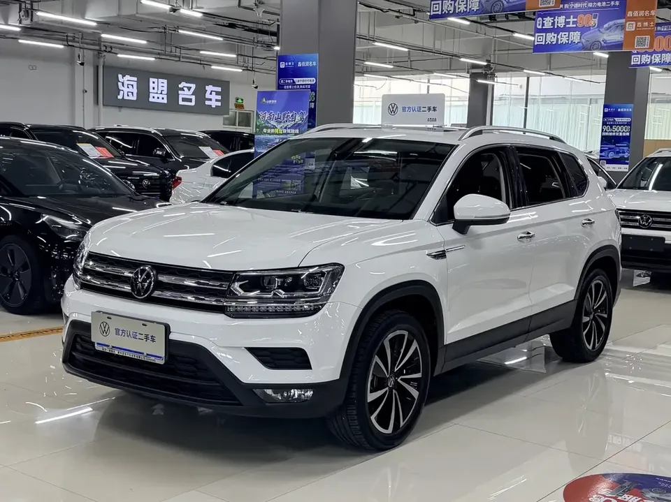 Volkswagen Tharu tuyue 2022 280TSI 2WD Deluxe Edition 2023 — photo 1, buy with delivery to Moscow