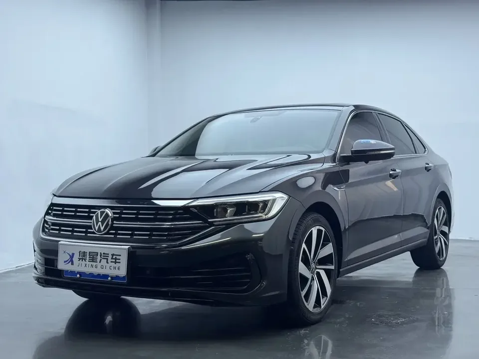Volkswagen Sagitar Sagitar 2023 280TSI DSG Transcendence Lite 2023 — photo 1, buy with delivery to Moscow