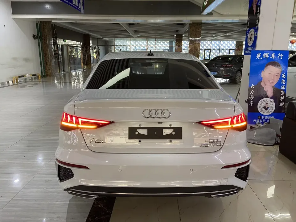 Audi A3 Audi A3 2022 A3L Limousine 35 TFSI Stylish Sports 2023 — миниатюра 2