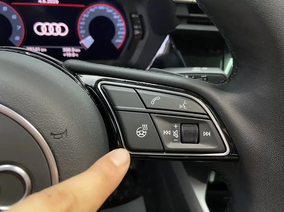 Audi A3 Audi A3 2022 A3L Limousine 35 TFSI Stylish Sports 2023 — миниатюра 3