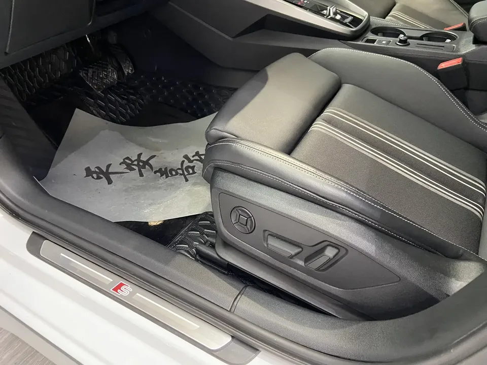 Audi A3 Audi A3 2022 A3L Limousine 35 TFSI Stylish Sports 2023 — миниатюра 4