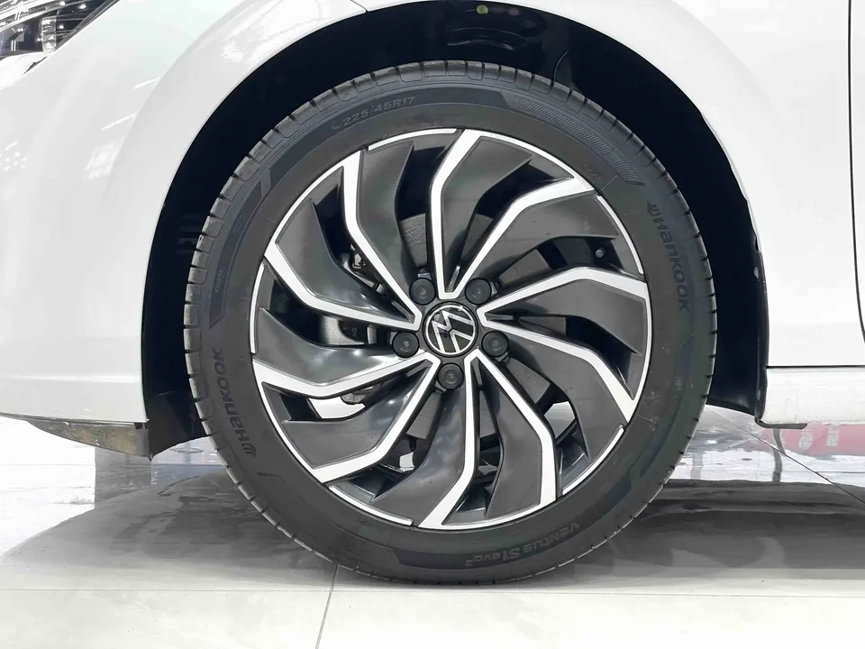 Volkswagen Golf golf 2021 280TSI DSG 30th Anniversary Edition 2022 — thumbnail 3