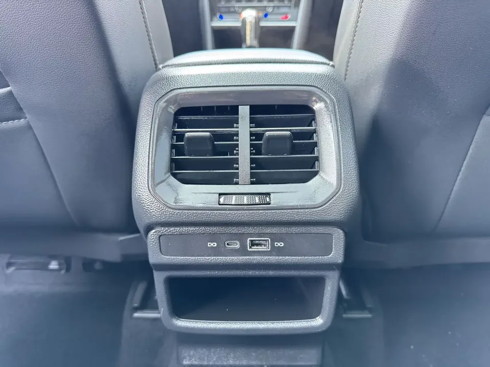 Volkswagen Tharu tuyue 2022 280TSI 2WD Deluxe Edition 2022 — thumbnail 4