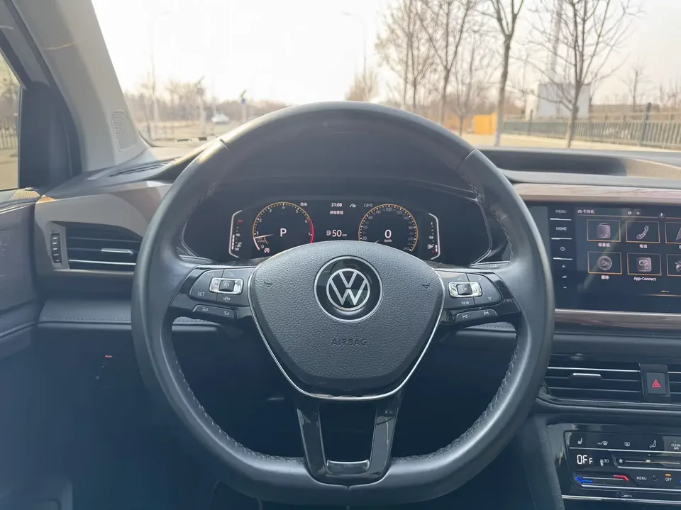 Volkswagen Tharu tuyue 2022 280TSI 2WD Deluxe Edition 2022 — thumbnail 5