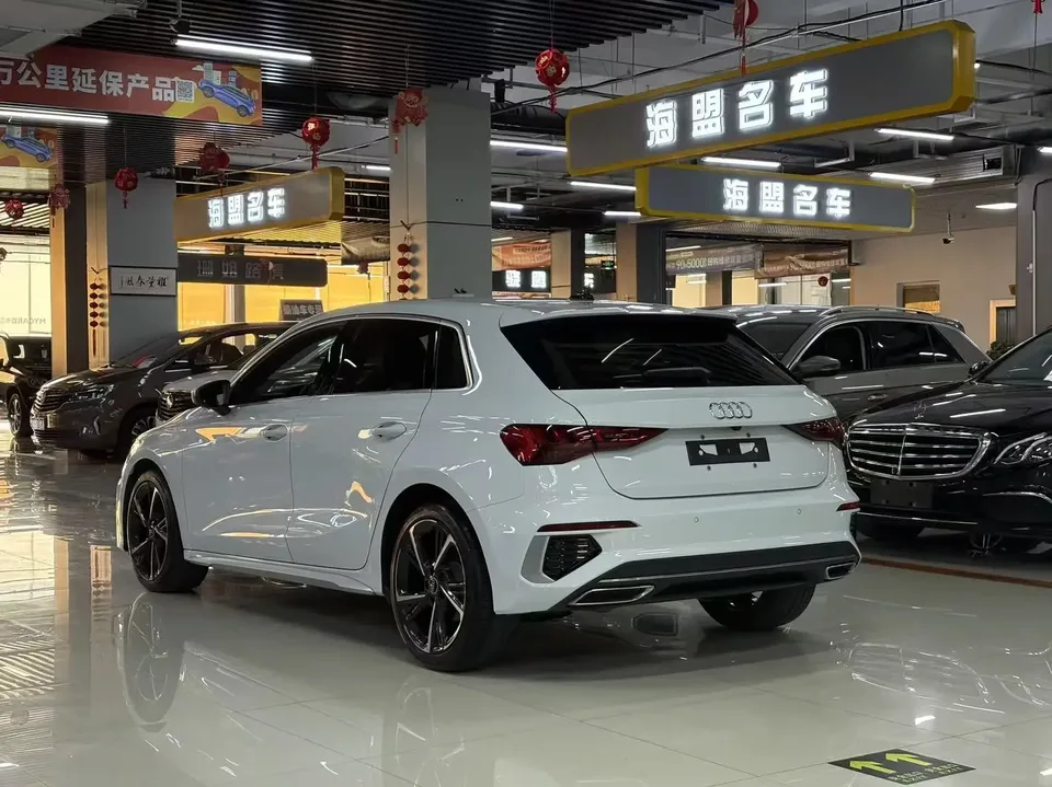 Audi A3 Audi A3 2022 Sportback 35 TFSI Stylish and sporty 2022 — thumbnail 4