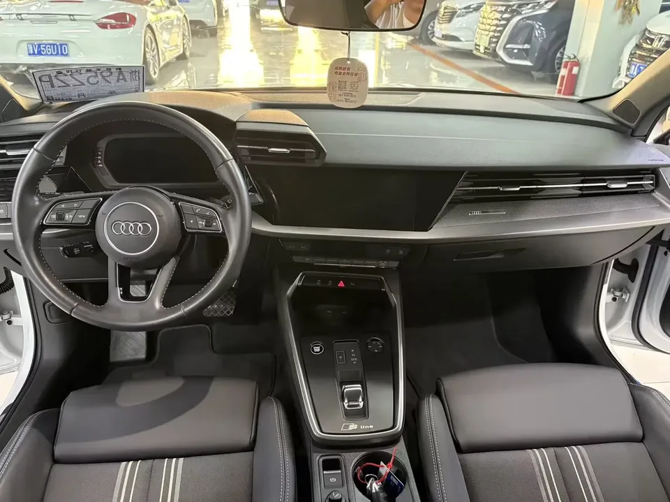 Audi A3 Audi A3 2022 Sportback 35 TFSI Stylish and sporty 2022 — thumbnail 5