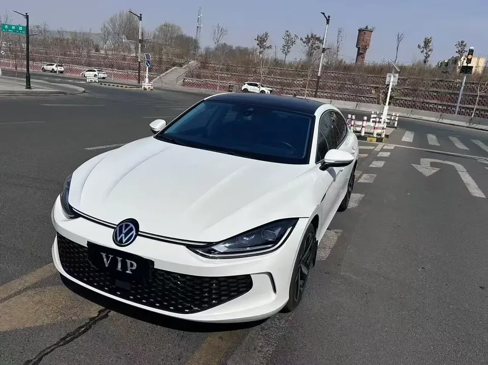 Volkswagen Lamando Lingdu 2022 Lingdu L 280TSI DSG Cool Edition 2022 — photo 1, buy with delivery to Moscow