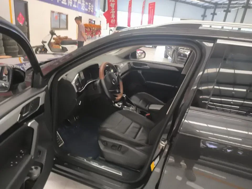 Volkswagen Tayron Tanyue 2021 280TSI 2WD Luxury Smart Edition 2022 — thumbnail 5