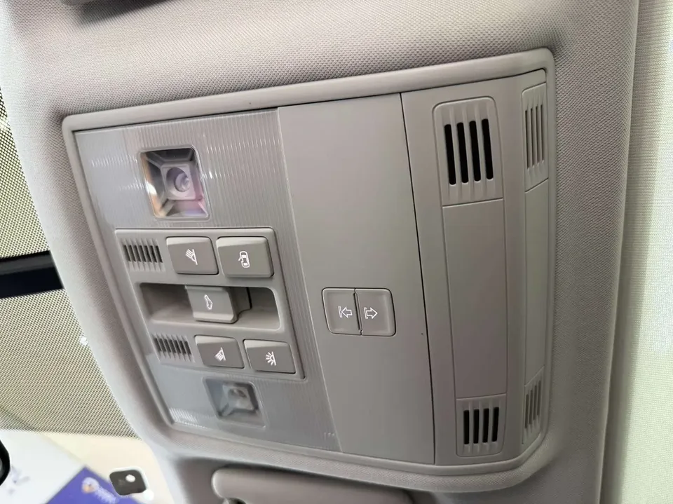 Volkswagen Tharu tuyue 2022 280TSI 2WD Deluxe Edition 2022 — thumbnail 3