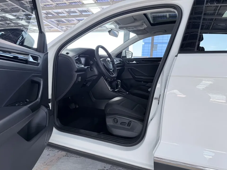 Volkswagen T-Roc TANG 2022 280TSI DSG 2WD Comfort PLUS 2022 — thumbnail 4