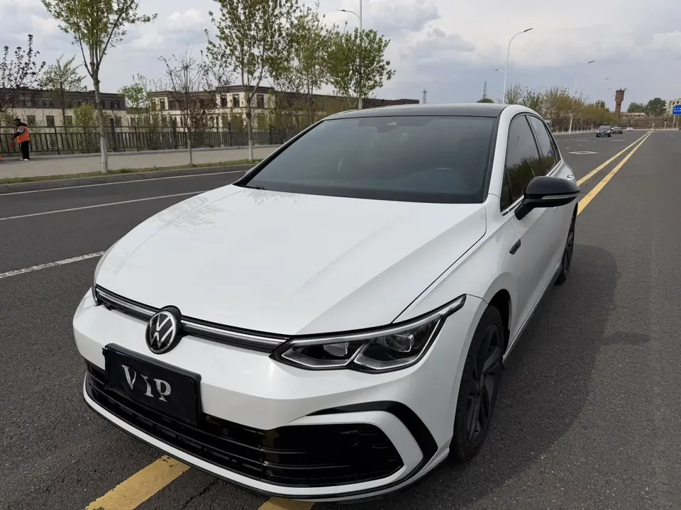 Volkswagen Golf golf 2021 280TSI DSG R-Line 2022 — photo 1, buy with delivery to Moscow