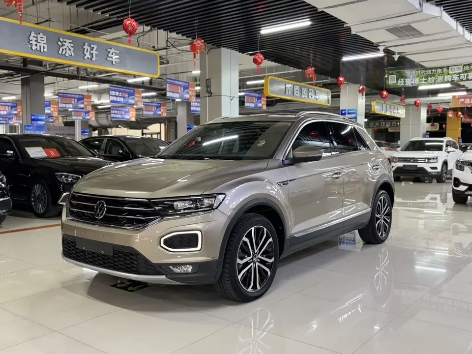 Volkswagen T-Roc TANG 2021 280TSI DSG 2WD Comfort Smart Edition 2022 — photo 1, buy with delivery to Moscow