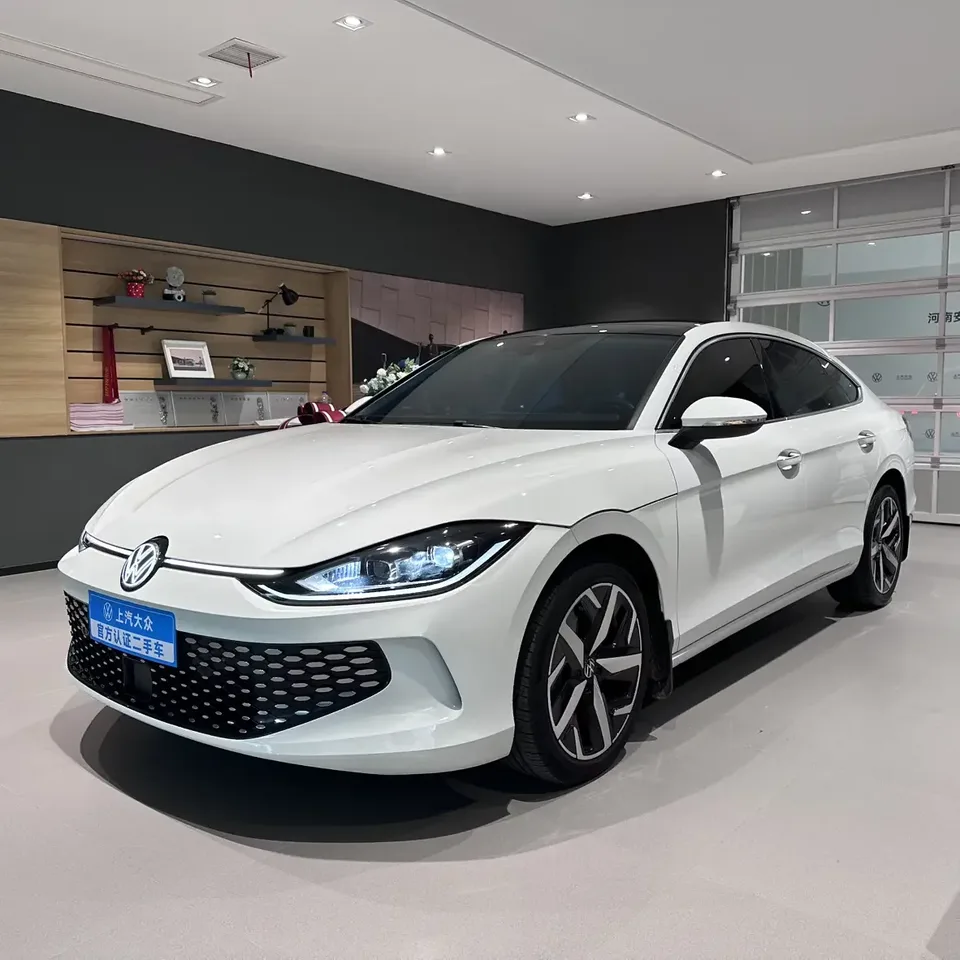 Volkswagen Lamando Lingdu 2024 Lingdu L 280TSI DSG Hot Edition 2025 — photo 1, buy with delivery to Moscow