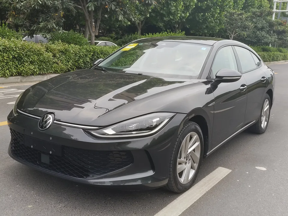 Volkswagen Lamando Lingdu 2023 Lingdu L 280TSI DSG Hot Edition 2026 — photo 1, buy with delivery to Moscow