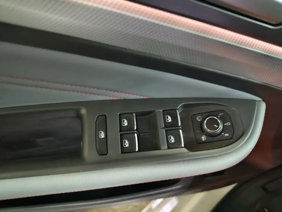 Volkswagen Lamando Lingdu 2023 Lingdu L 280TSI DSG Cool Edition 2023 — thumbnail 4