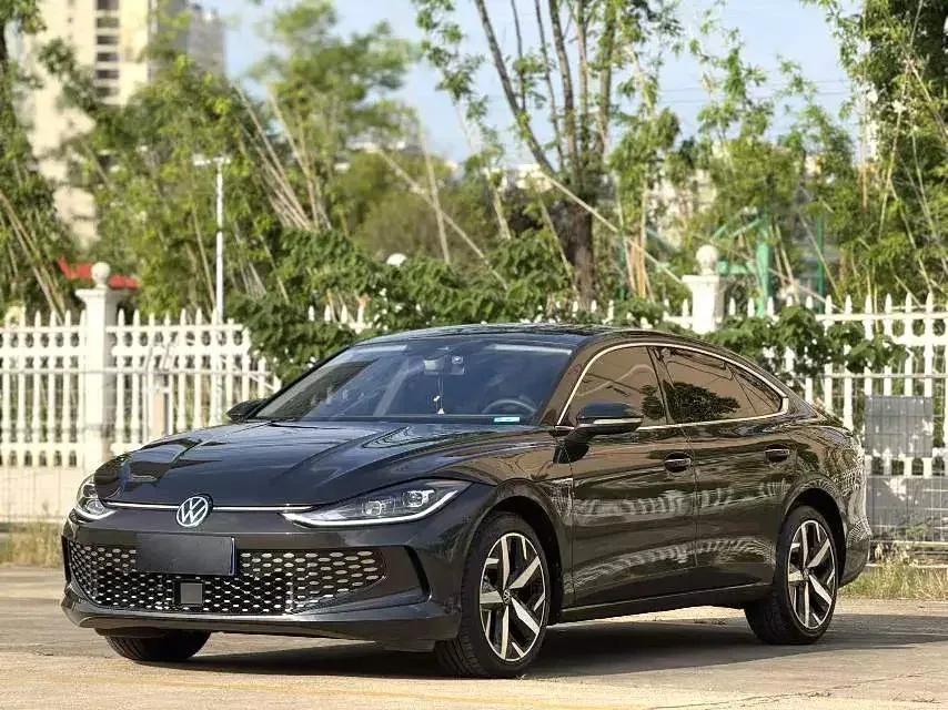 Volkswagen Lamando Lingdu 2023 Lingdu L 280TSI DSG Cool Edition 2026 — photo 1, buy with delivery to Moscow