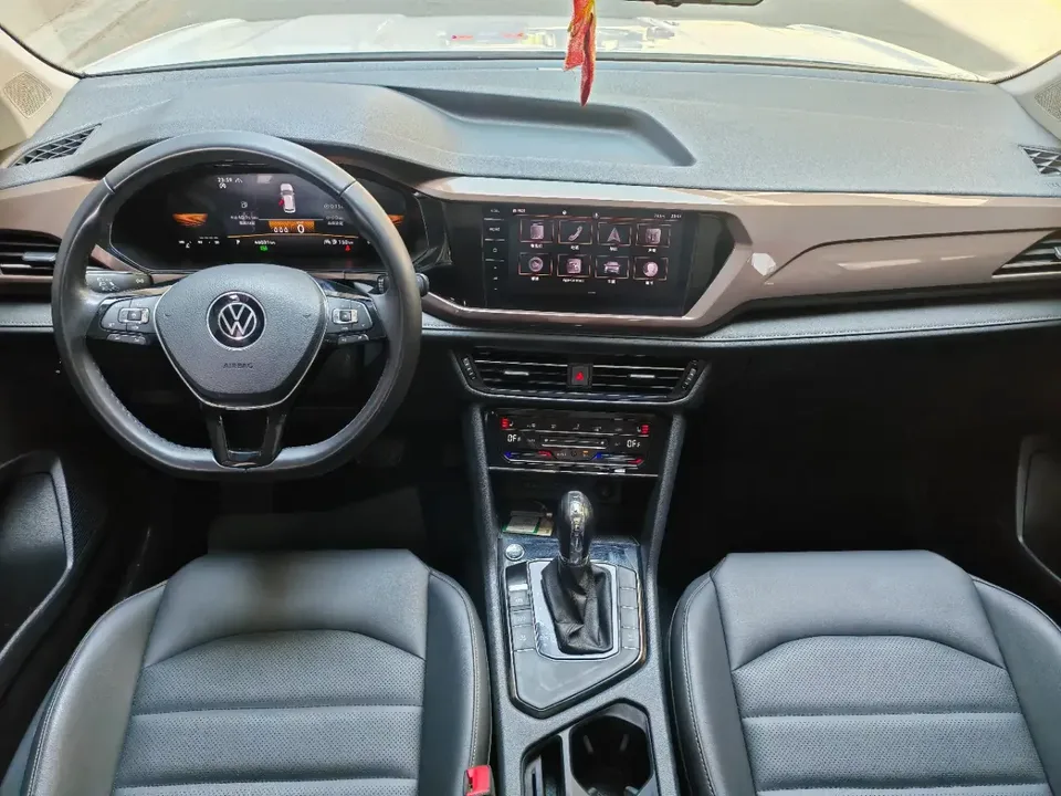 Volkswagen Tharu tuyue 2022 280TSI 2WD Deluxe Edition 2022 — thumbnail 5